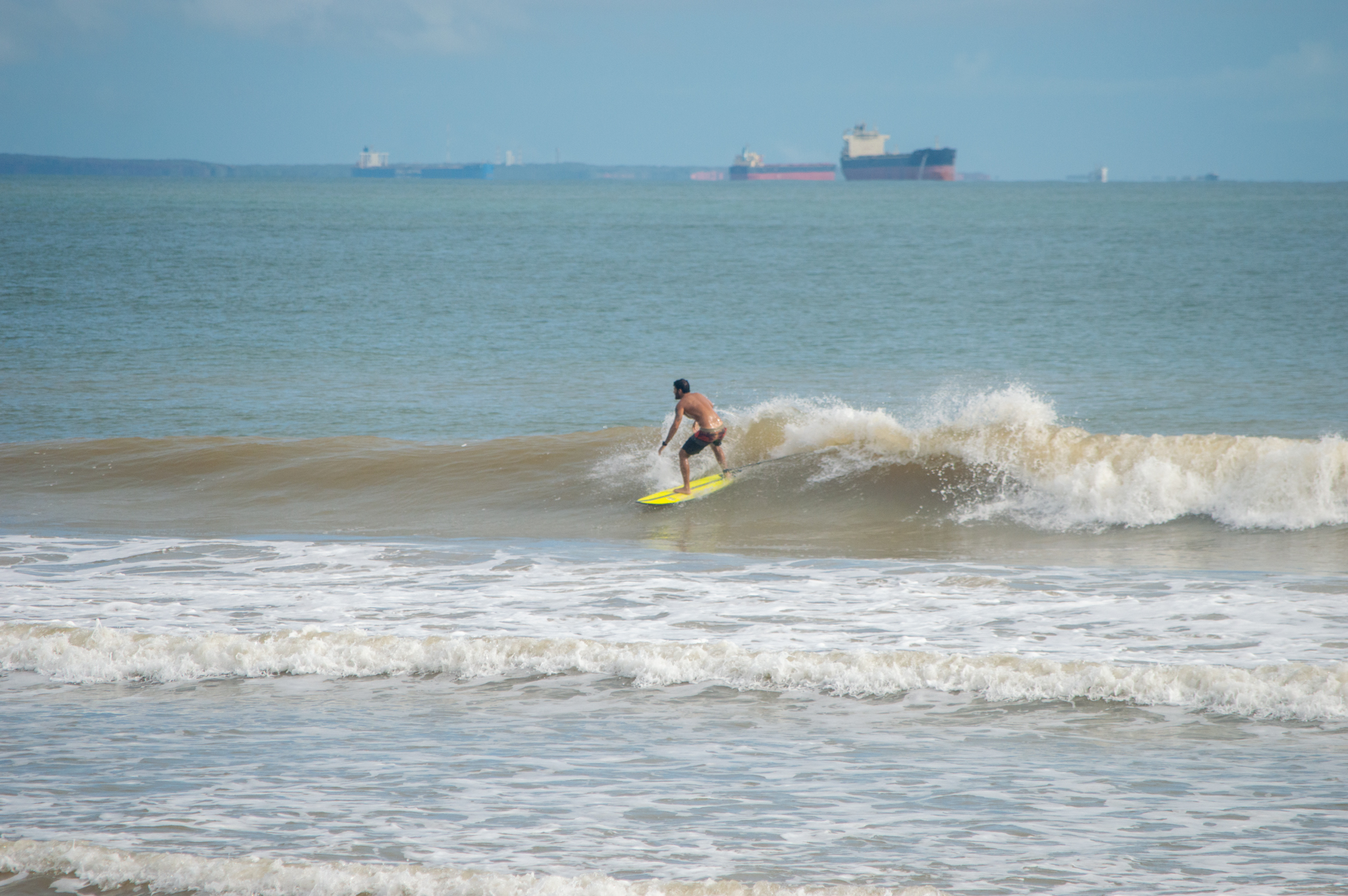 Surf em São Luís do Maranhão — ondas no Olho d'Água